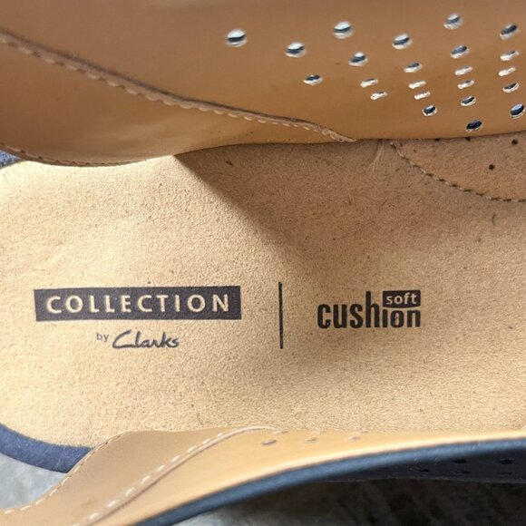 Collection by Clarks Artisan Size 11W Wedge Ankle Strap Navy Comfort Sandal - Picture 2 of 7